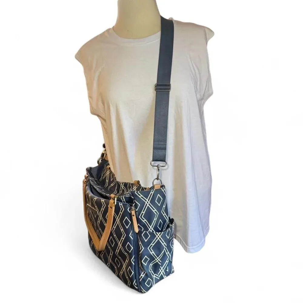 Petunia Pickle Bottom City Carryall Navy & white Diaper Baby Bag